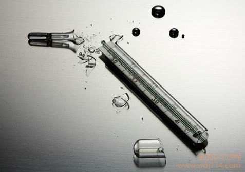 溫度計(jì)碎了,溫度計(jì)摔碎了水印怎么處理?